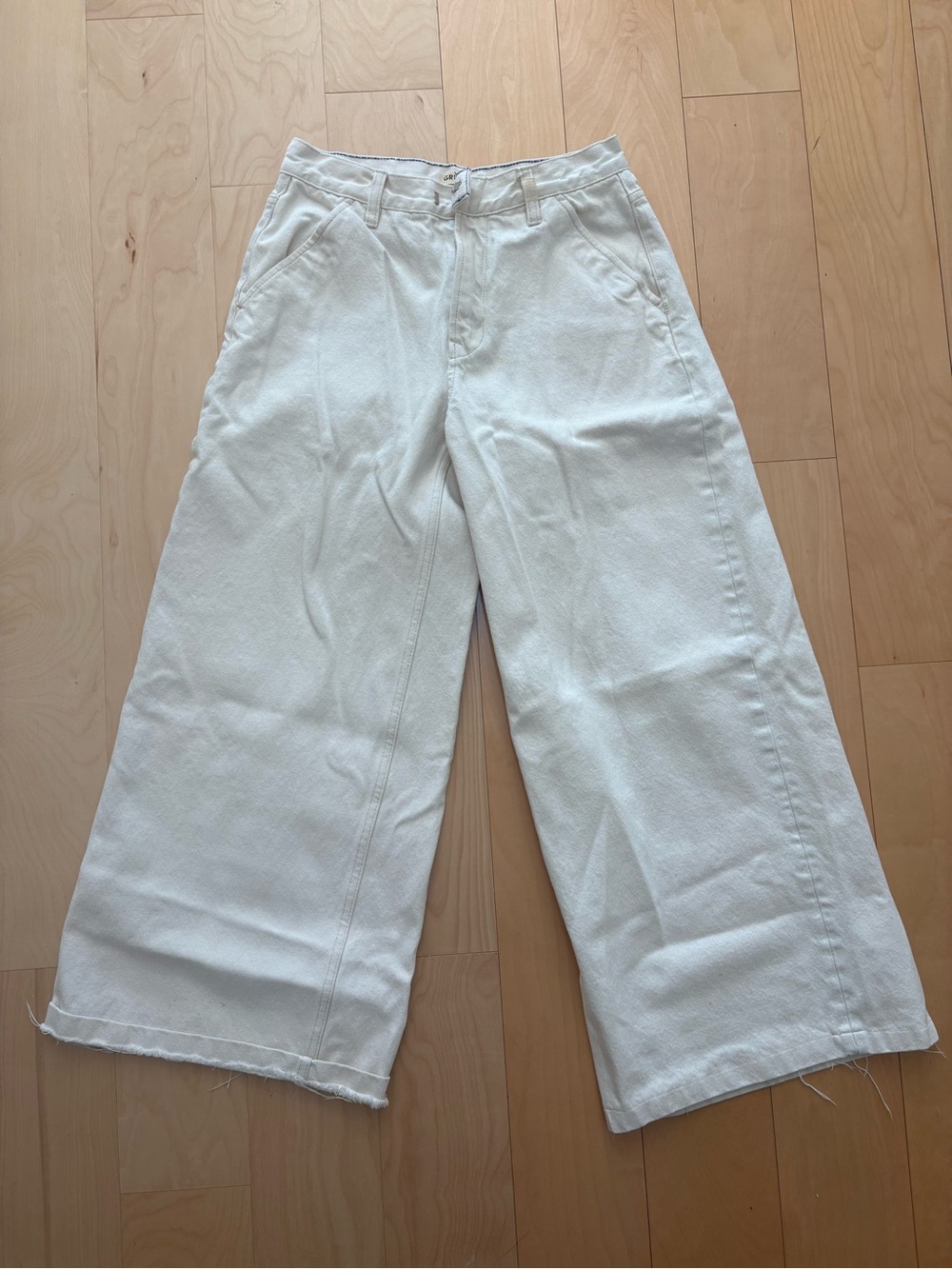 Low Rise Wide-Leg Jeans in Off-White